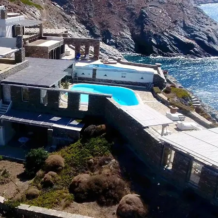 Villa Luxurious Waterfront Christina In The Area Of Melissaki With A Swimming Pool, Sea And Sunset View Ioulis
