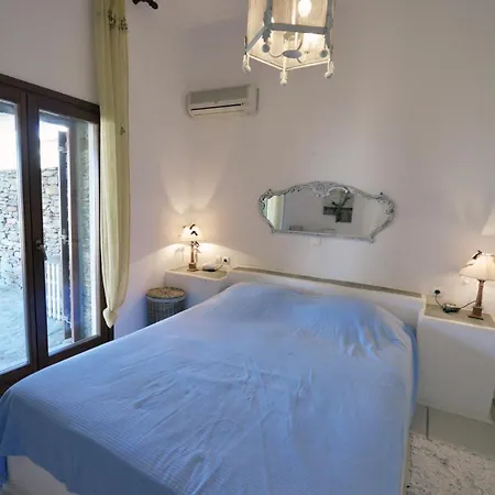 Villa Luxurious Waterfront Christina In The Area Of Melissaki With A Swimming Pool, Sea And Sunset View