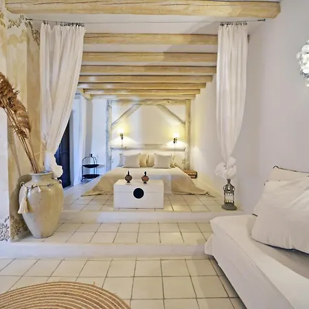 Villa Luxurious Waterfront Christina In The Area Of Melissaki With A Swimming Pool, Sea And Sunset View