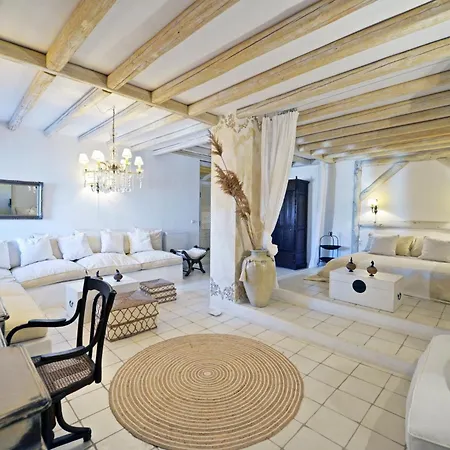 Villa Luxurious Waterfront Christina In The Area Of Melissaki With A Swimming Pool, Sea And Sunset View Ioulis