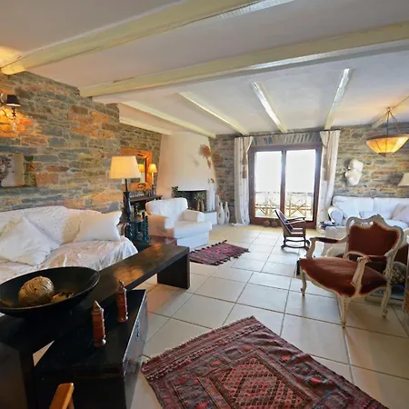 Villa Luxurious Waterfront Christina In The Area Of Melissaki With A Swimming Pool, Sea And Sunset View Ioulis