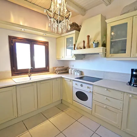 Luxurious Waterfront Christina In The Area Of Melissaki With A Swimming Pool, Sea And Sunset View * Ioulis