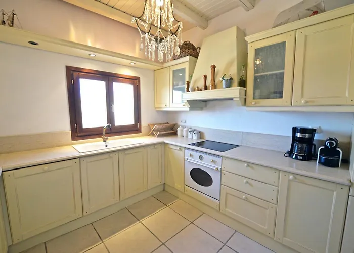 Luxurious Waterfront Christina In The Area Of Melissaki With A Swimming Pool, Sea And Sunset View * Ioulis